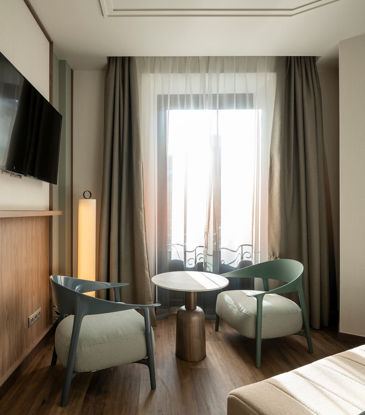 Reforma_habitaciones_detalle_balcon_hotel_nh_collection_granada_victoria_vimarvi_grupo_the_hotel_up
